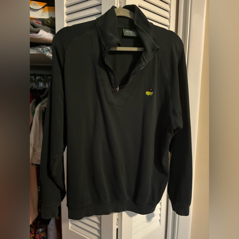 Black Masters pullover